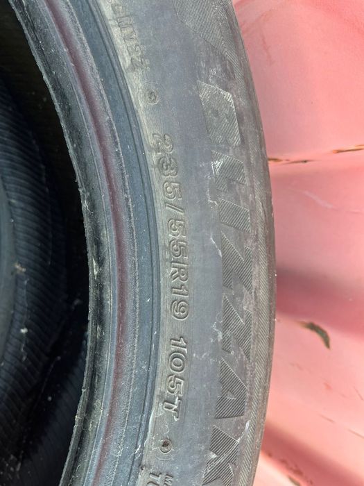 Продам резину, всесезонная, липучка.