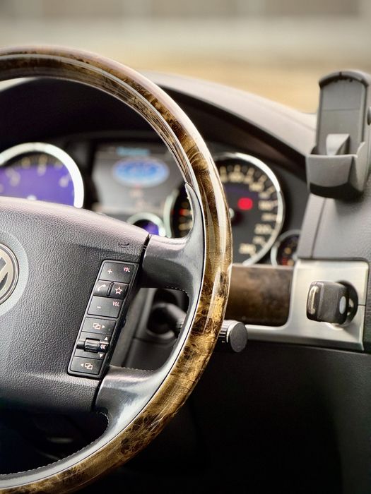 Touareg 2.5 BPE automat pe arcuri