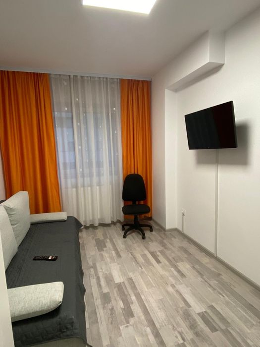 Închiriez Duplex  zona  Coresi
