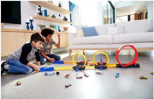 Hot Wheels Гонка с петлями. Набор Хот Вилс