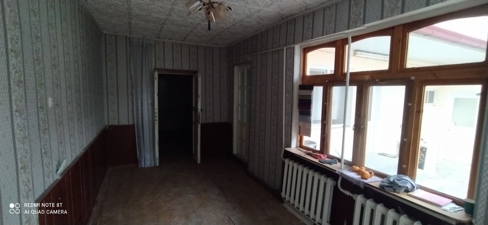 Bodomzor mahala uy sotiladi