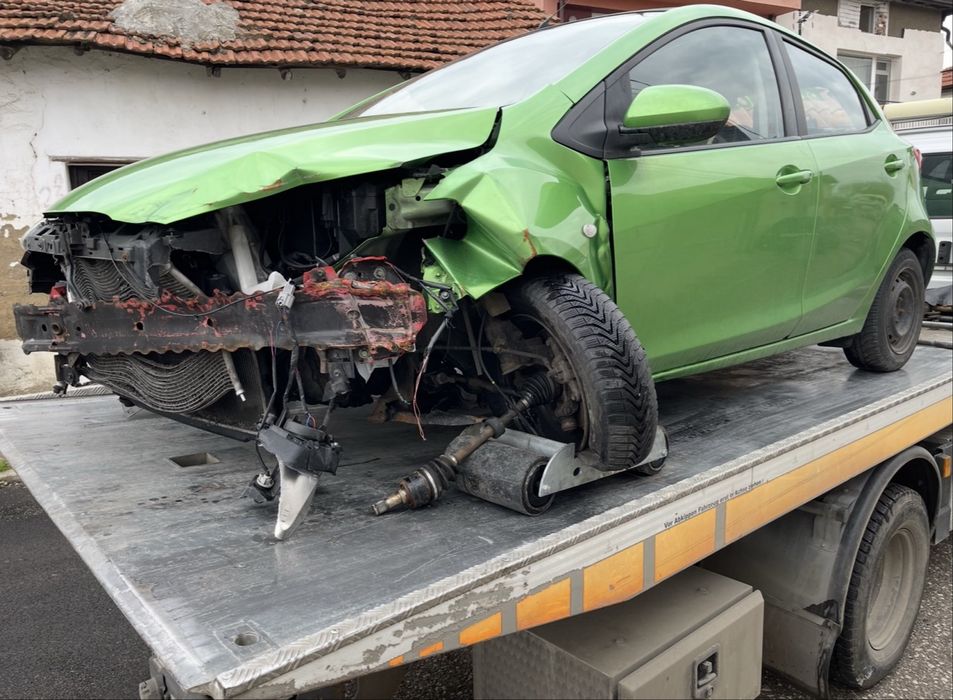 Mazda 2/Мазда 2 на части