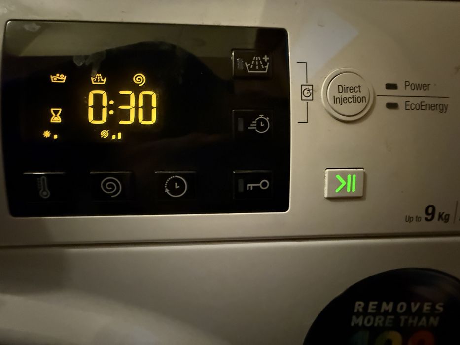 Пералня hotpoint ariston работи перфектно