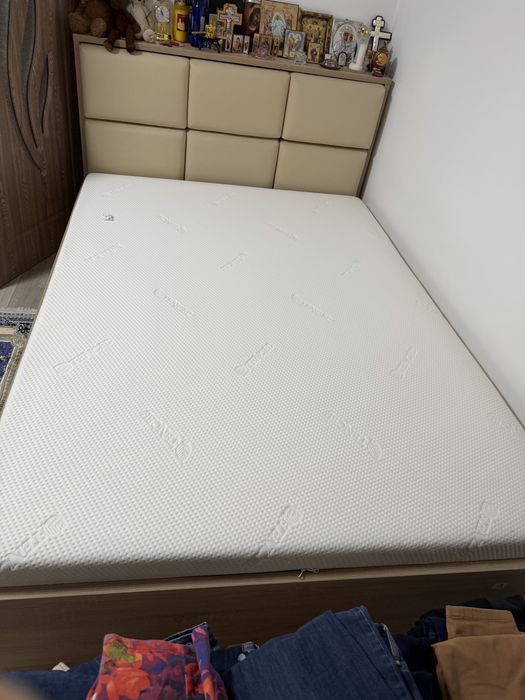 Vand pat 140 pe 200 si saltea noua .