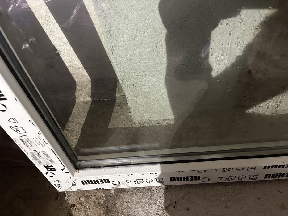 Geam termopan Rehau fix