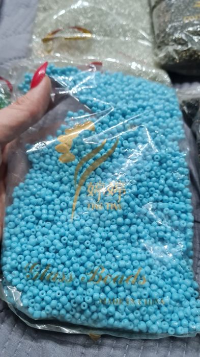 Продам бисер разных цветов