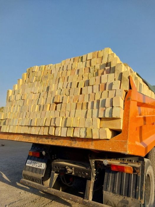 Pishgan va xom gisht bor