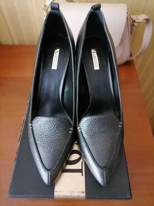 Продам туфли Basconi