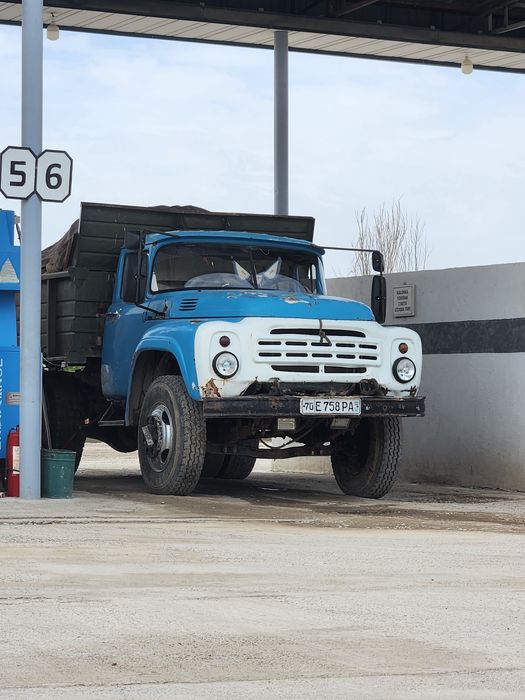 Zil 130 samosval
