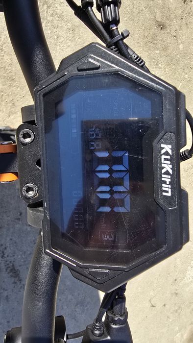 Vând trotineta electrica kukirin G2 pro