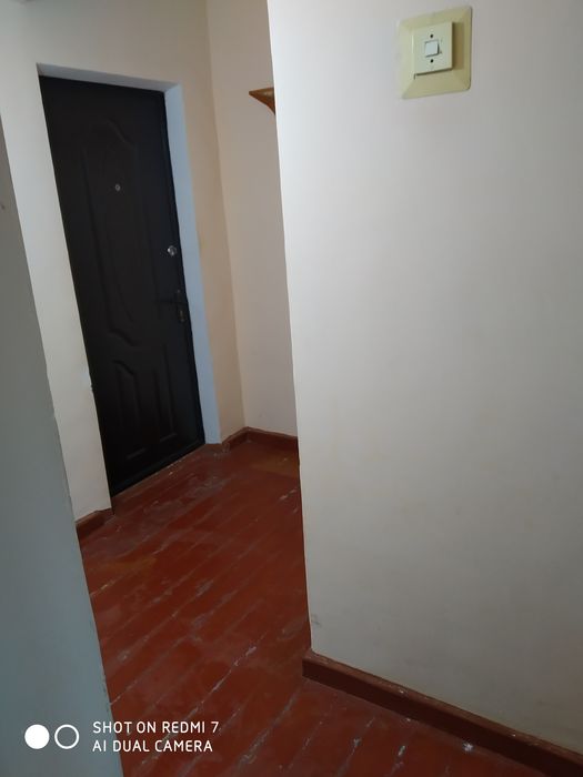 Возле педагогического института сдается квартира без маклера .