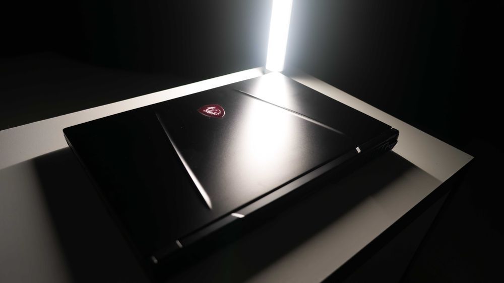 Laptop Gaming MSI Leopard, GTX 1660 TI, i7-9750H + Tastatură & Mouse