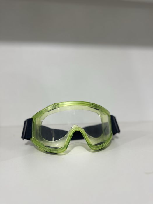 Продаются защитные очки "Росомз"
