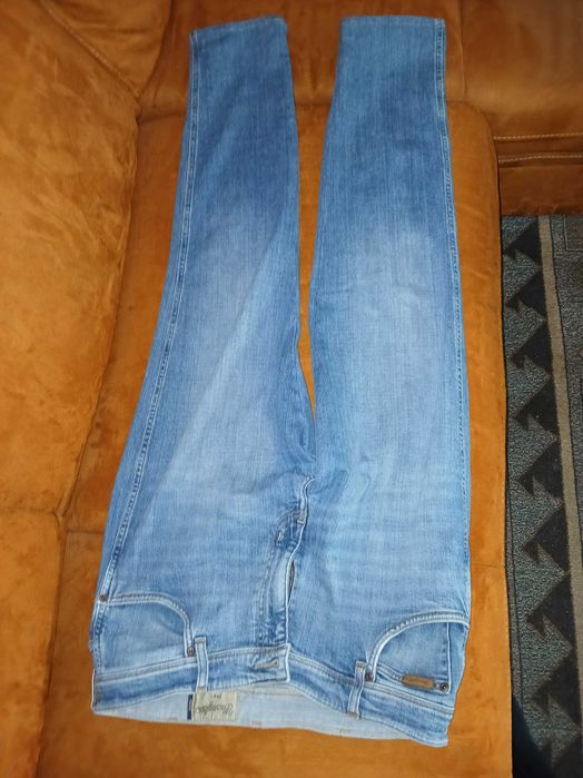 Blugi Wrangler Albastru