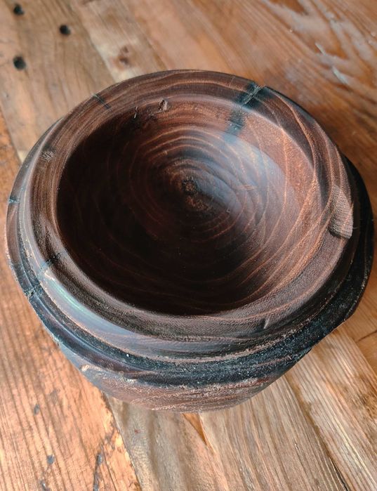 Уникални дървени купи, свещници и табели