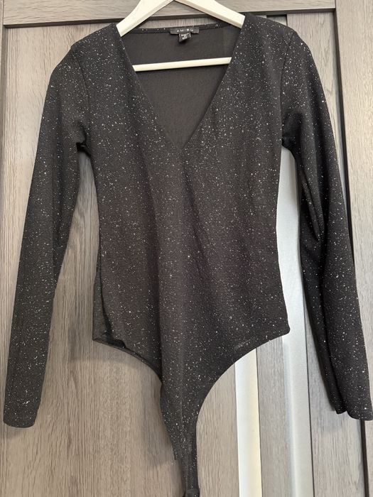 Vand lot haine potrivite pentru mar S