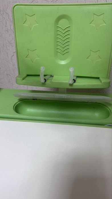 Продам детский стол