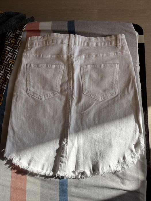 Дамска бяла пола