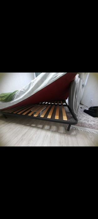 Кровать с матрасом