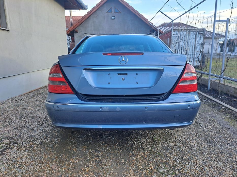 Vindem piese rezultate din dezmembrarea unui Mercedes-Benz E-class W21