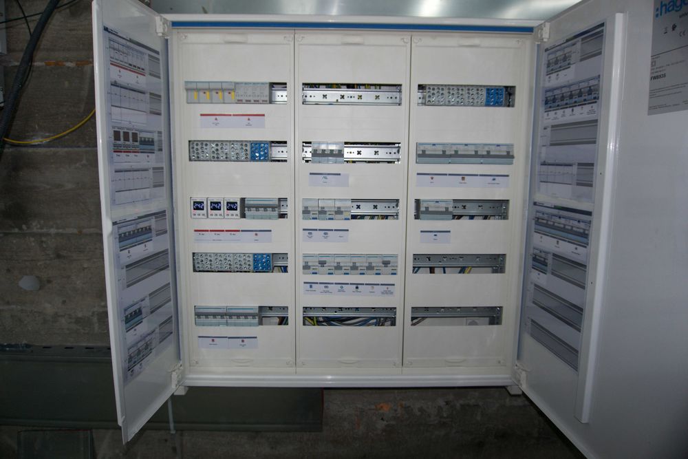 Electrician autorizat ANRE si calificare instalatii fotovoltaice