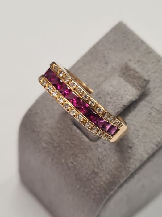 Inel din aur galben 18k, cu rubine si diamante naturale, IAU845