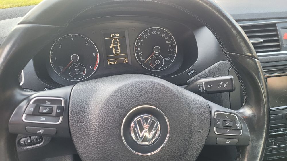 Vând VW JETTA avariat