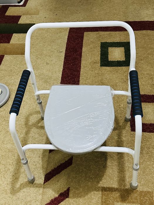Кресло туалет для пожилых и для больных