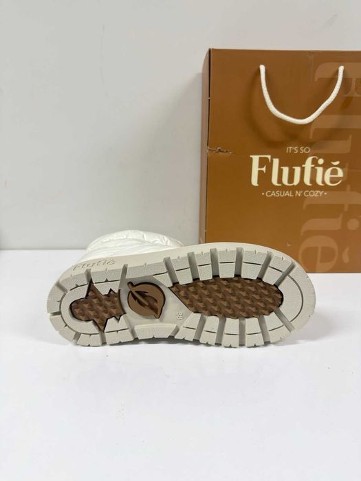 НОВИ Дамски апрески FLUFIÉ Pillow Boot (Екрю/Бял) - Размер 38 (24 см стелка)