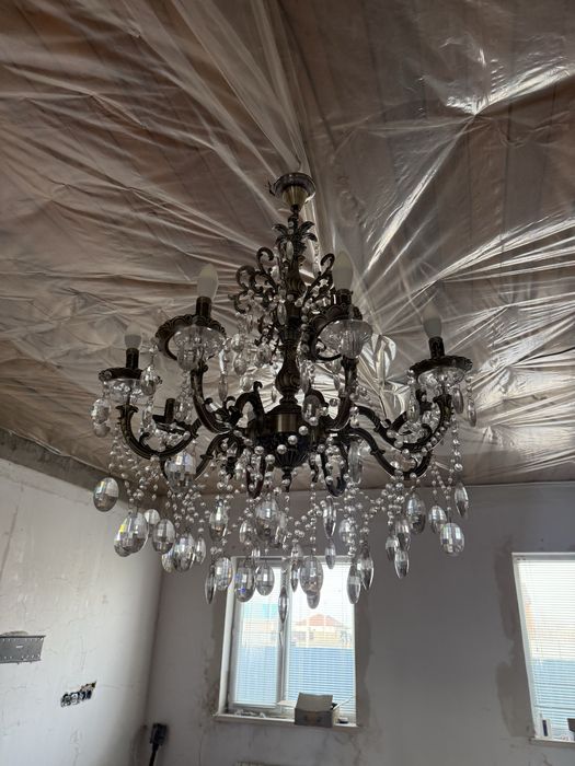 Продается люстра срочно!