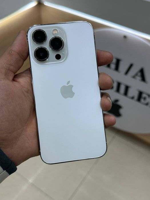 Iphone 13 pro.         .