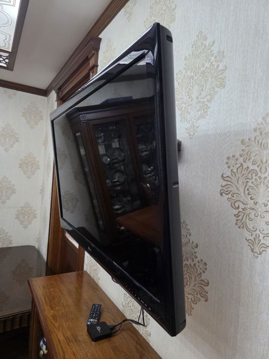 Srochna sotiladi LG 42tali umuman aybi yoq