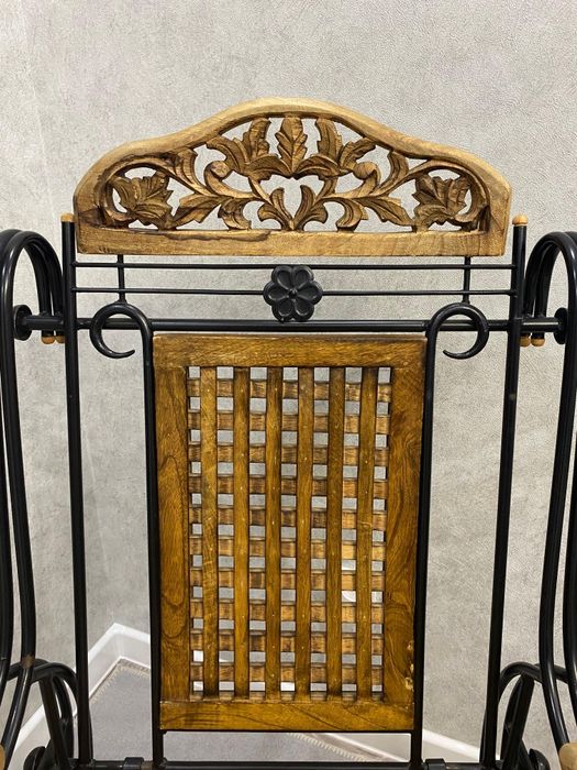 Кресло-качалка в восточном стиле