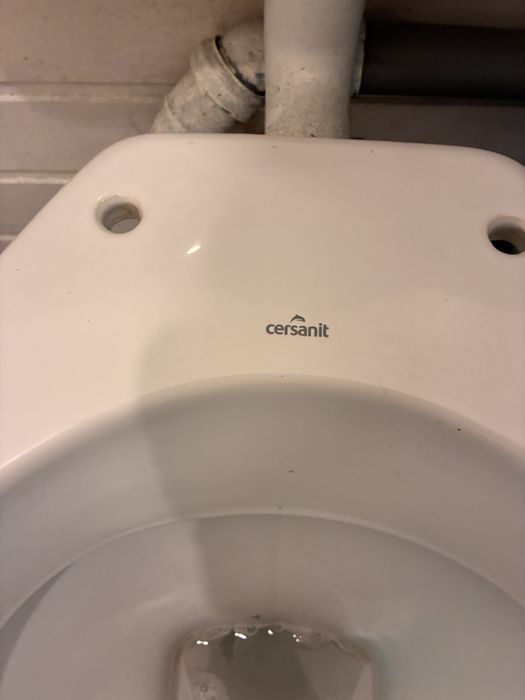 Wc cerasit in stare foarte buna