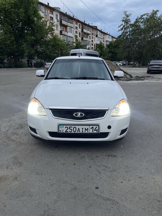 Продам Приору 2013 года
