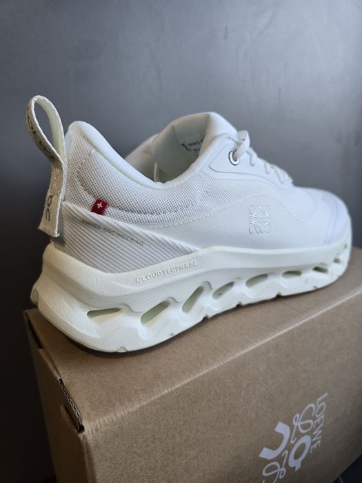 On Cloud Running X Loewe 44 si 45 noi!