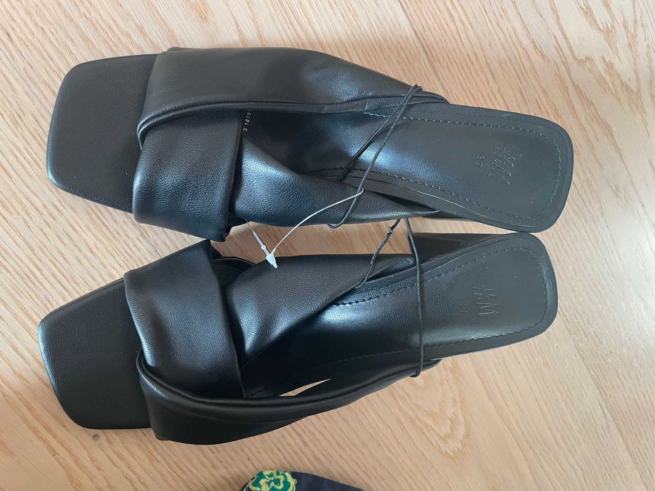 Sandale noi, cu eticheta H&M