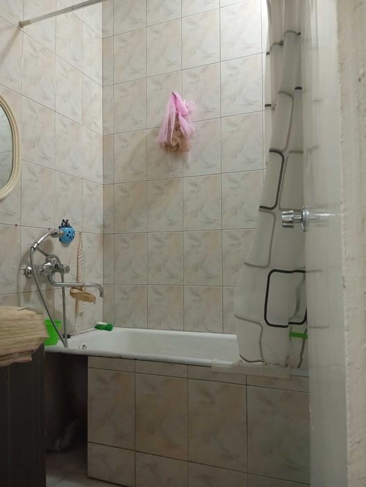 Продается 4- комнатная квартира на массиве куйлюк -3