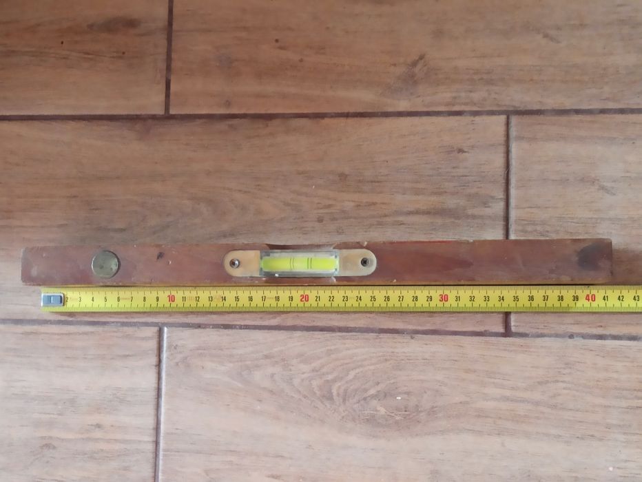 Нивелири дървени