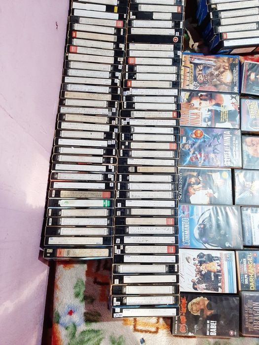 Vând casete video filme vechi în stare bună