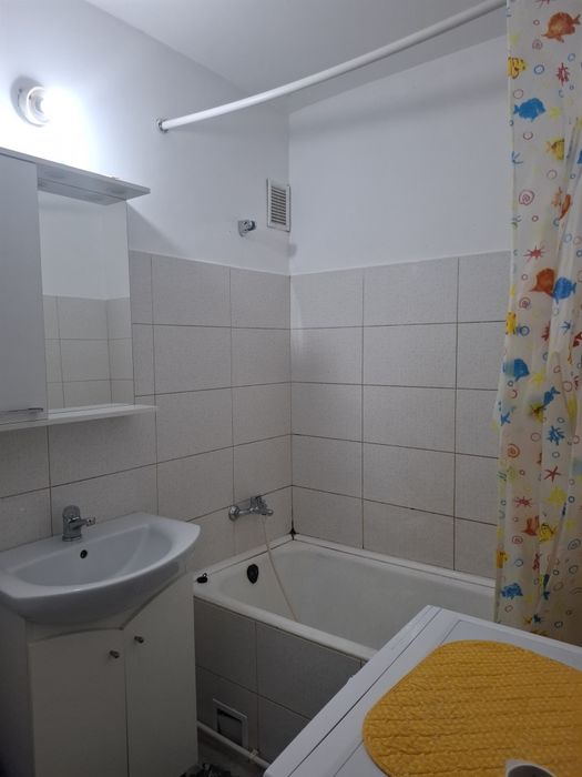 Garsoniera de închiriat