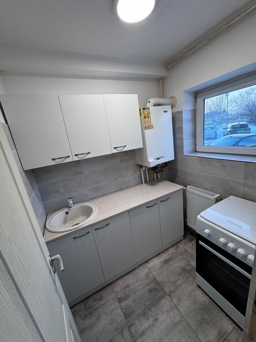 Vand garsoniera renovata recent