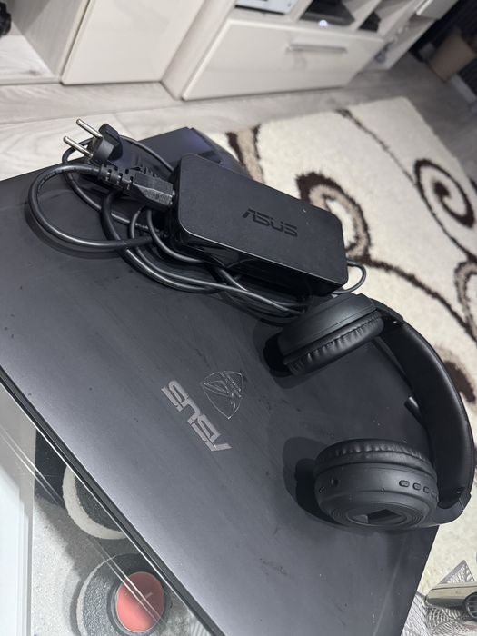 Leptop asus ….. .