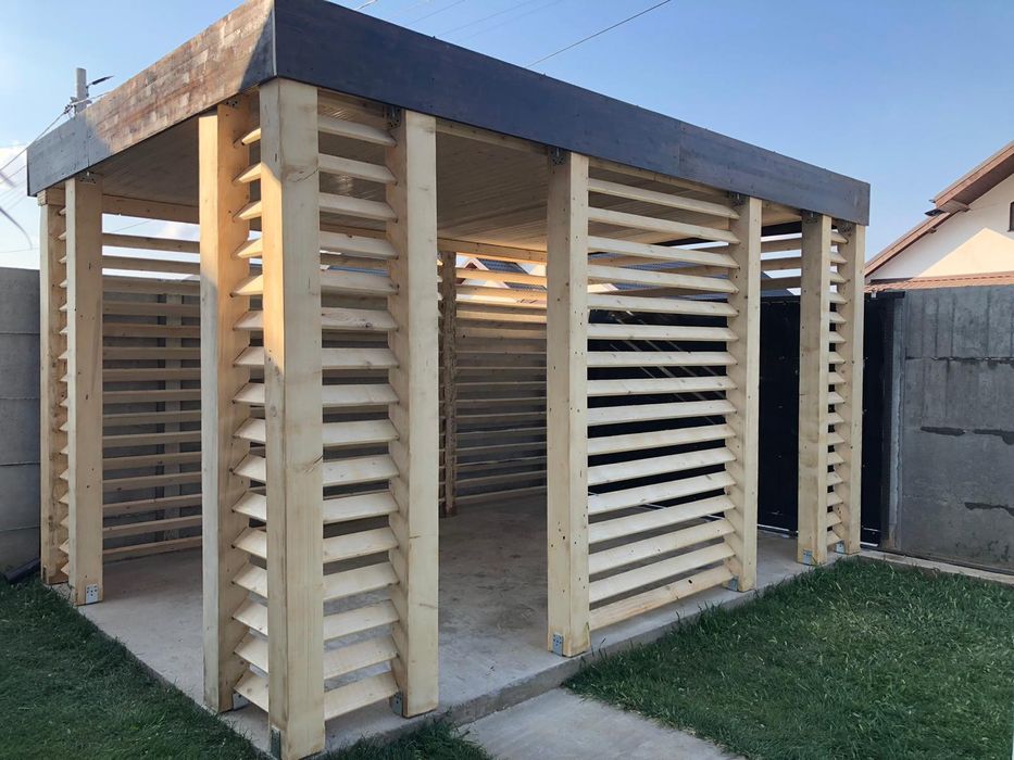 Construiesc structuri din lemn: foișoare, pergole, magazii, garaje,etc