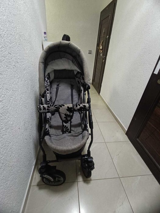 Бебешка количка 3 в 1 с кош за новородено, летен кош и кошница за кола