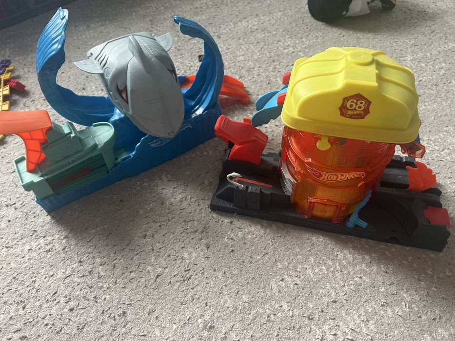 Два автотрека hotwheels оригинал