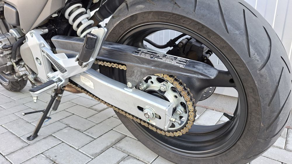 MotoFly vinde Honda Hornet 2004