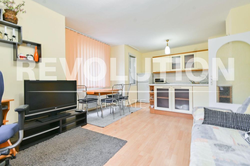 Двустаен апартамент в центъра на София.