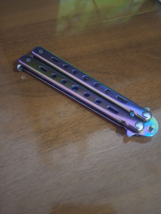 Babochka pichoq tyuklar qilish uchun va tarash