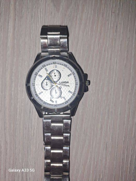 продам часы LONDA 681